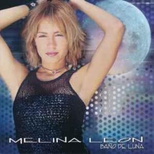 melina-leon-bano-de-luna